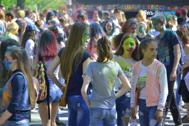 Фестиваль красок 12 мая 2018 года в Великом Новгороде3676